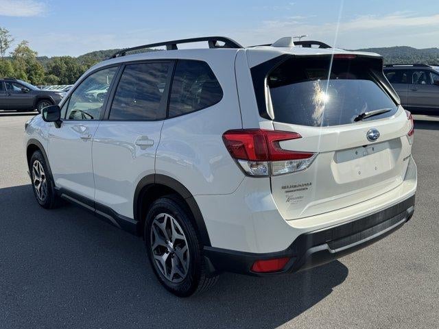 2022 Subaru Forester Premium CVT