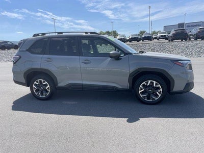 2025 Subaru Forester Premium AWD