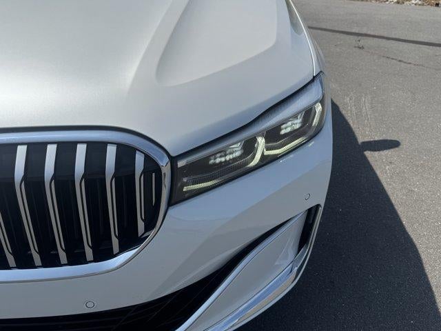 2022 BMW 740i xDrive Sedan