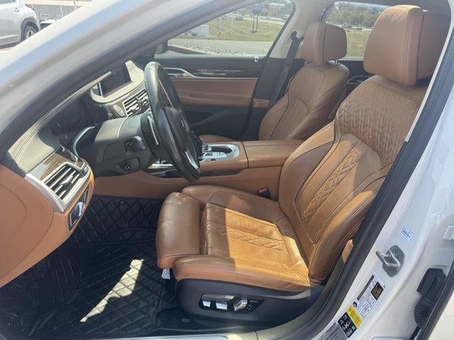 2022 BMW 740i xDrive Sedan