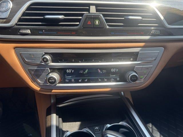 2022 BMW 740i xDrive Sedan