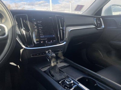 2022 Volvo V60 Cross Country T5 AWD