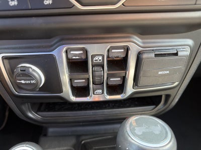 2022 Jeep Wrangler Unlimited Sahara 4x4
