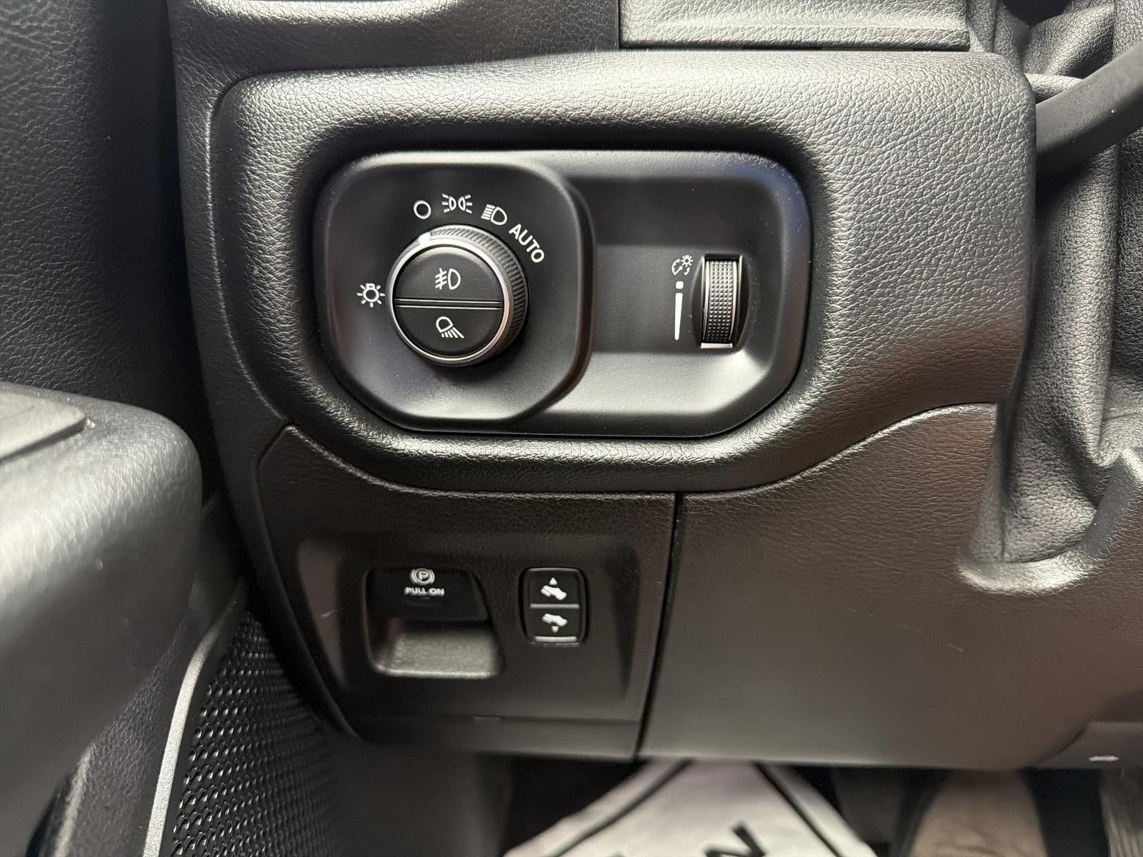 2021 RAM 1500 Big Horn 4x4 Quad Cab 6'4" Box