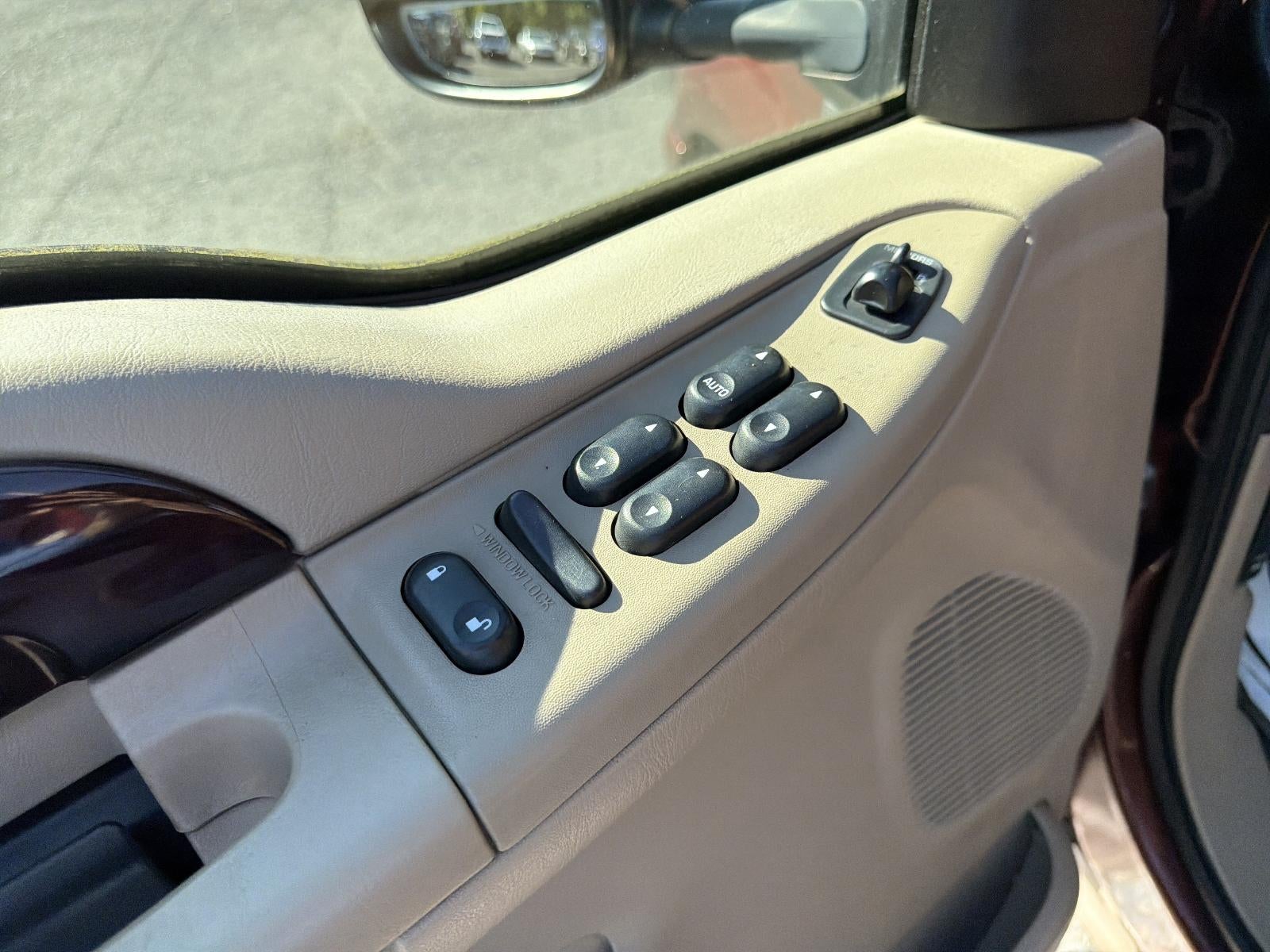 2005 Ford Super Duty F-350 DRW King Ranch
