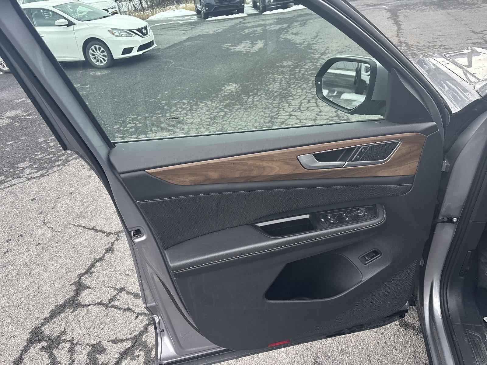 2024 Volkswagen Atlas 2.0T SE w/Technology 4MOTION