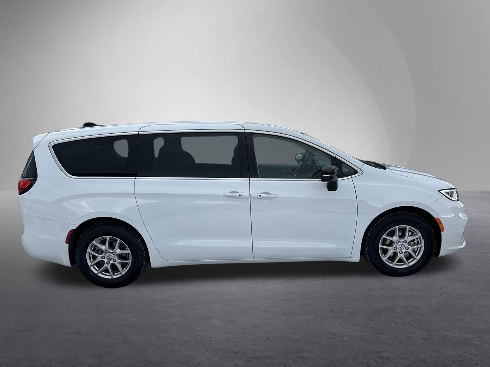 2024 Chrysler Pacifica Touring L FWD