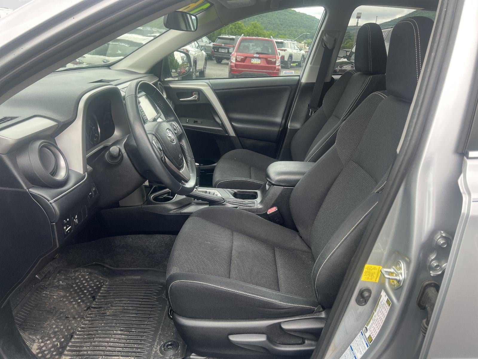 2016 Toyota RAV4 AWD 4dr XLE (Natl)
