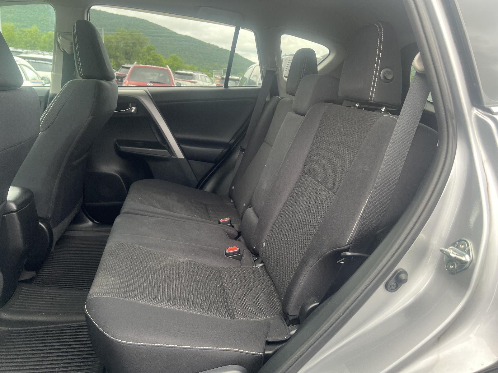 2016 Toyota RAV4 AWD 4dr XLE (Natl)