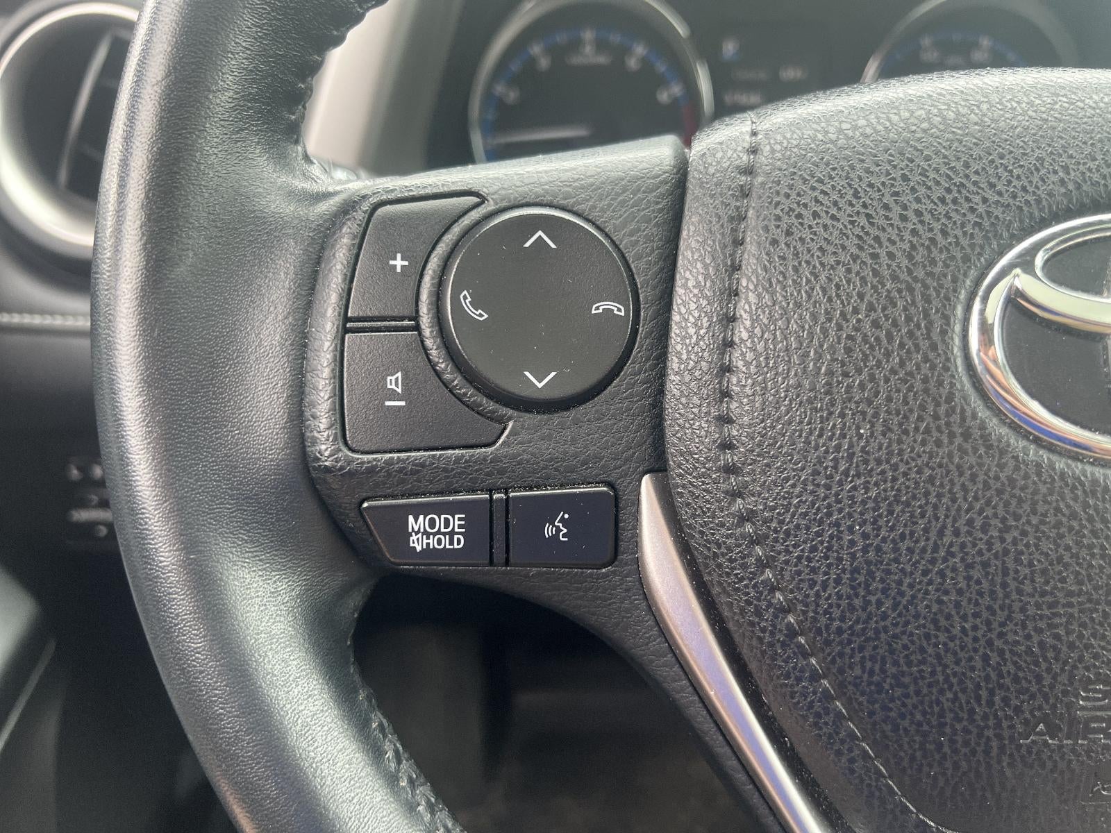 2016 Toyota RAV4 AWD 4dr XLE (Natl)