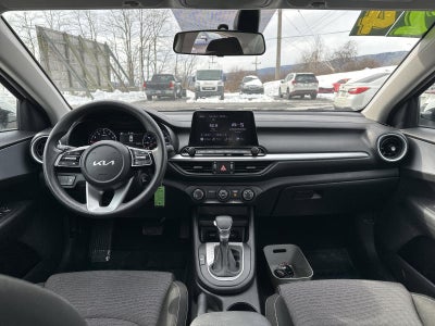 2024 Kia Forte LXS IVT