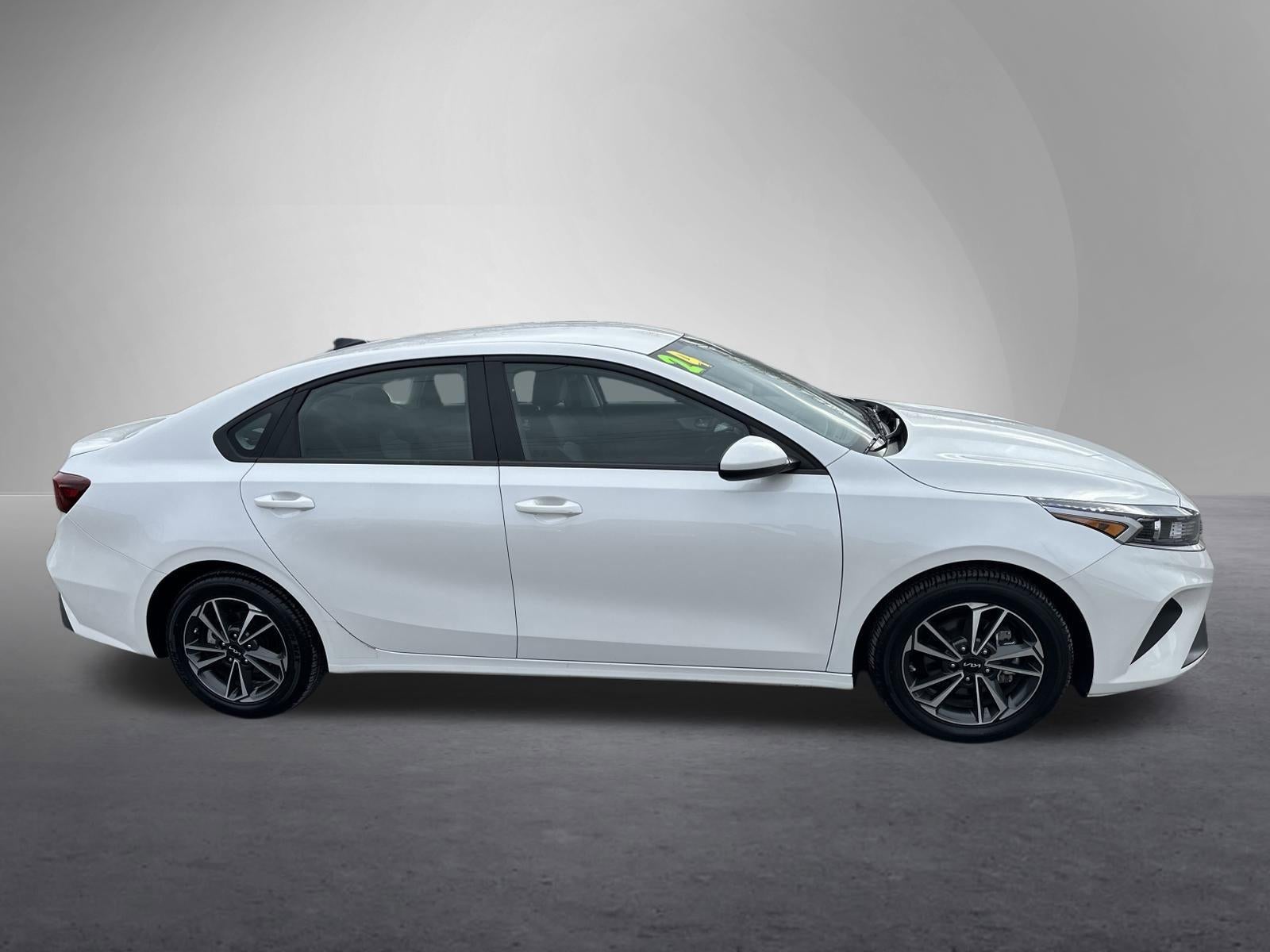 2024 Kia Forte LXS IVT