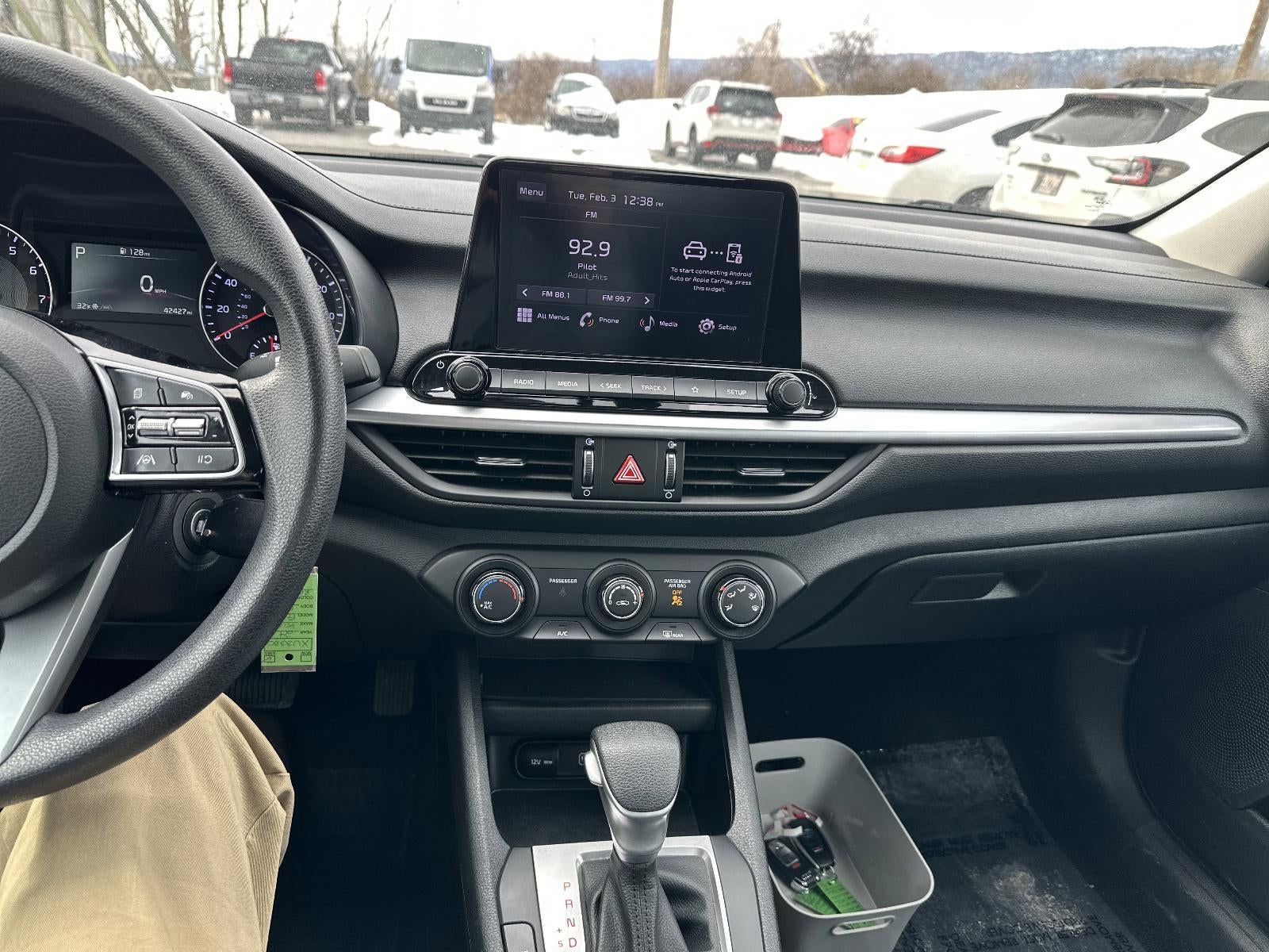 2024 Kia Forte LXS IVT