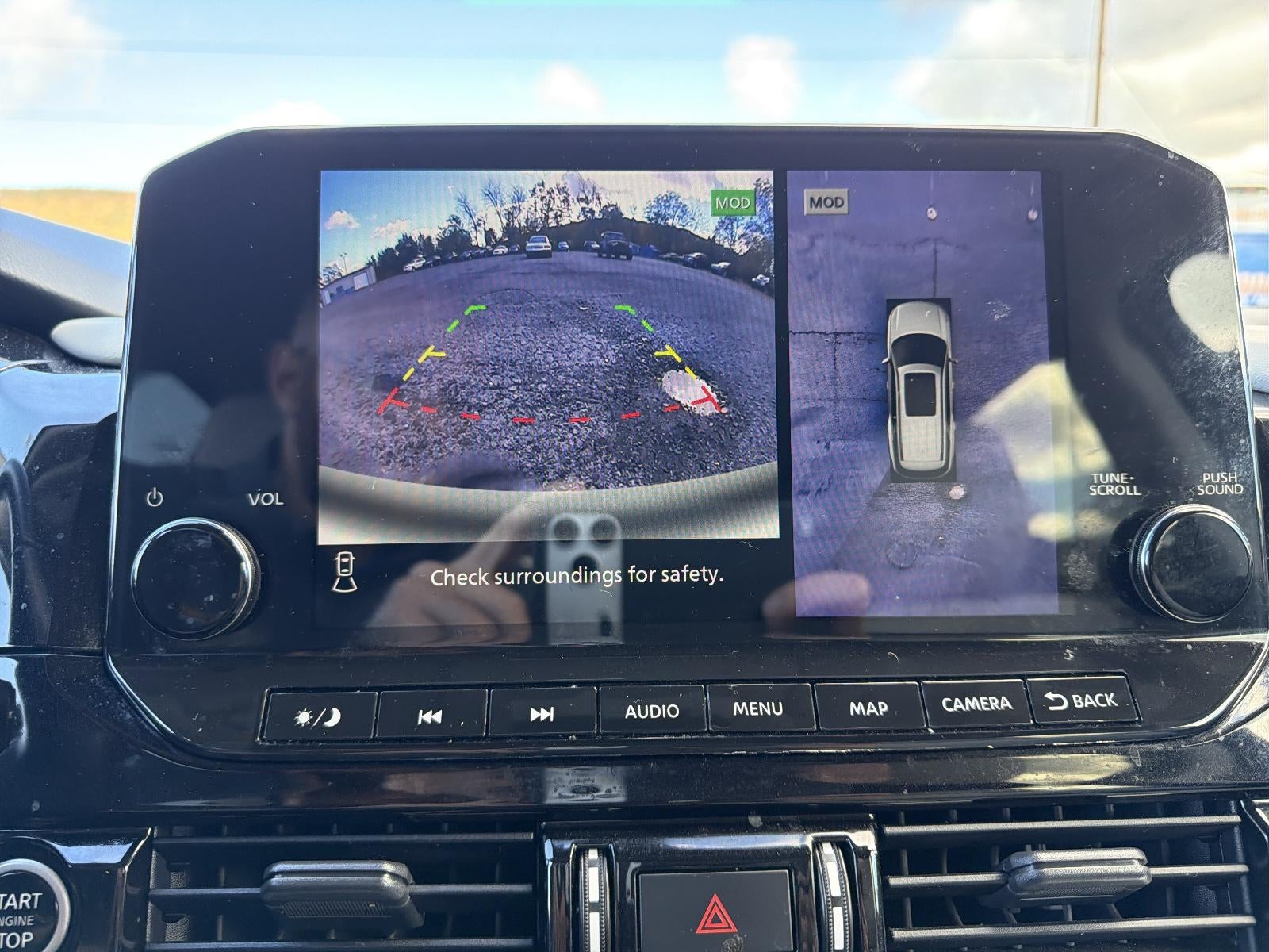 2022 Nissan Pathfinder SL 4WD