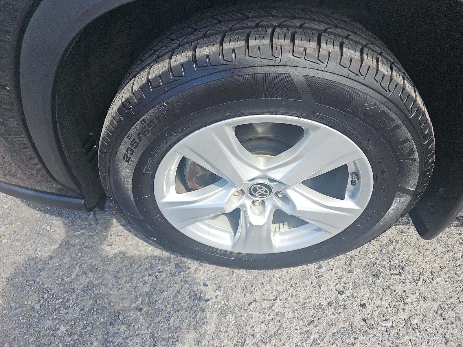2023 Toyota Highlander LE AWD (SE)