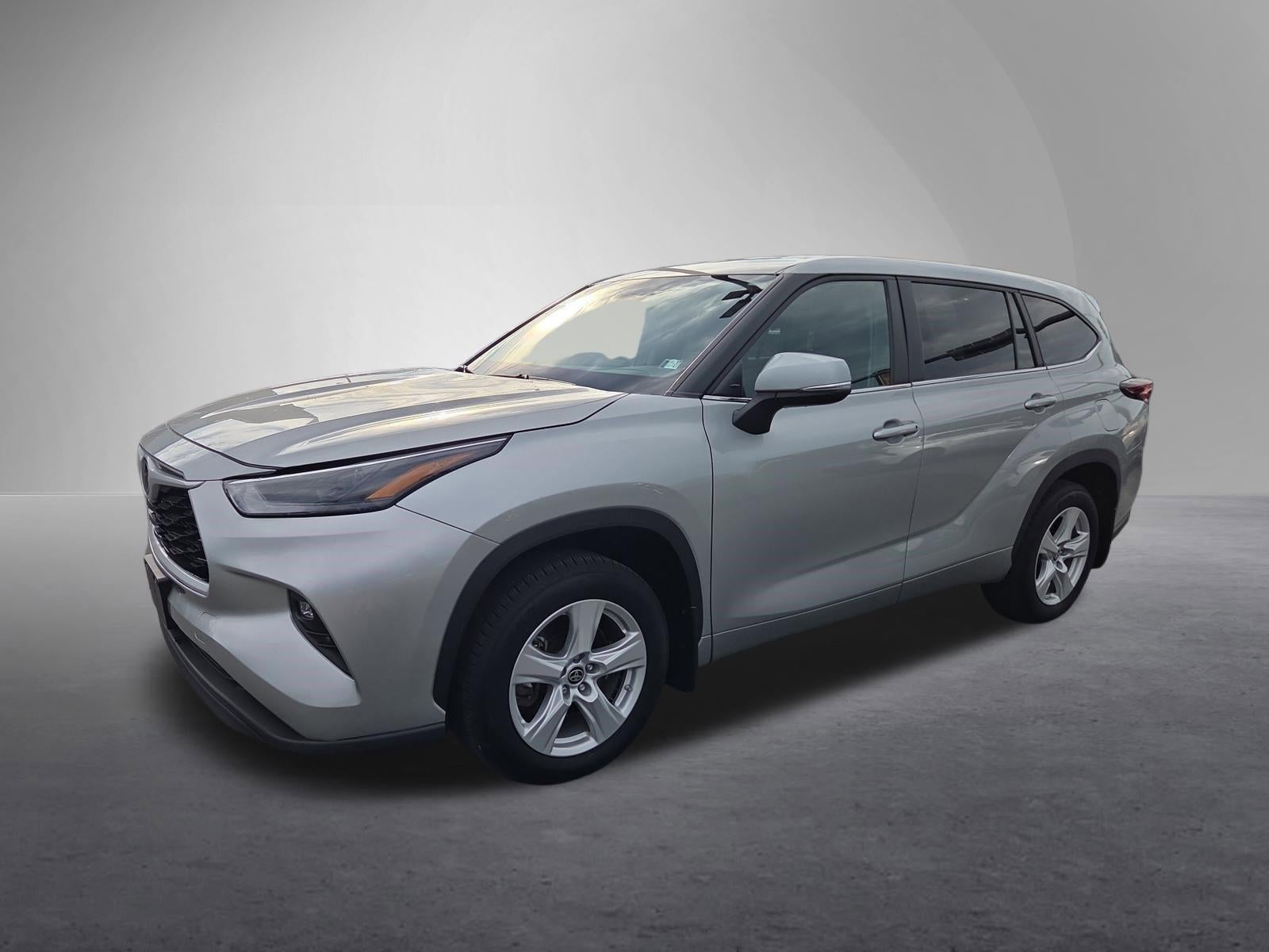 2024 Toyota Highlander LE AWD (SE)