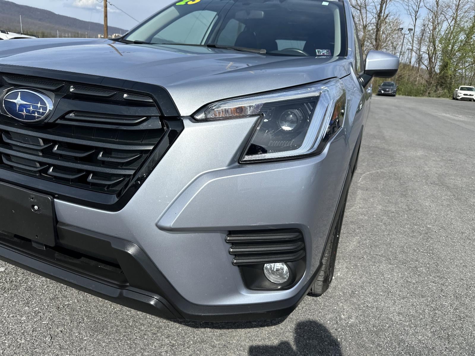 2023 Subaru Forester Premium CVT