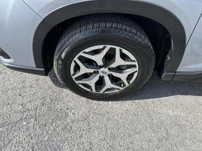 2023 Subaru Forester Premium CVT