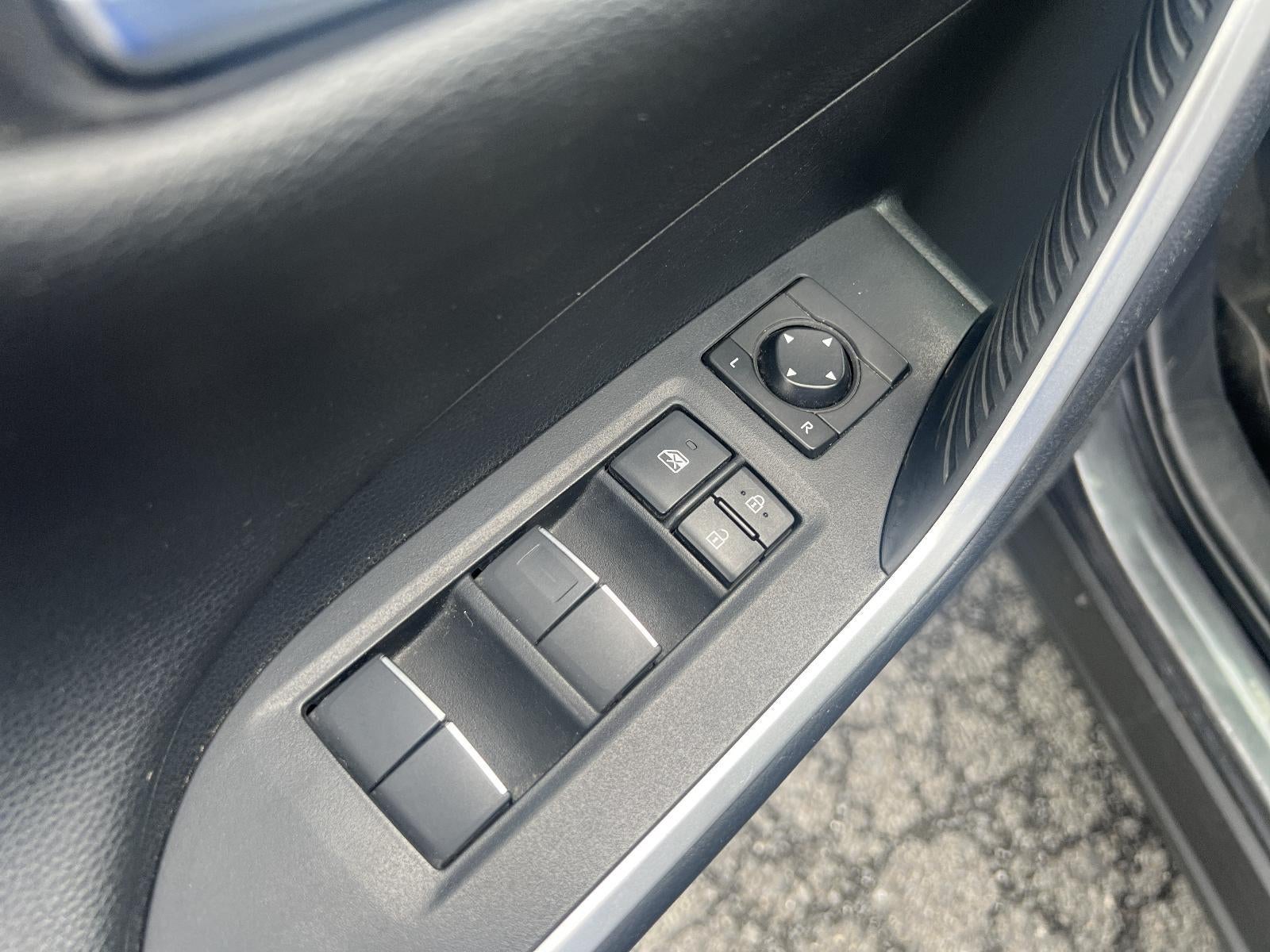 2019 Toyota RAV4 Hybrid XSE AWD (Natl)
