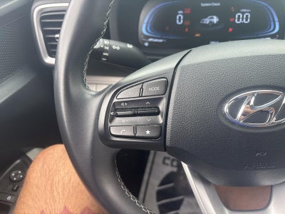 2024 Hyundai VENUE SEL IVT
