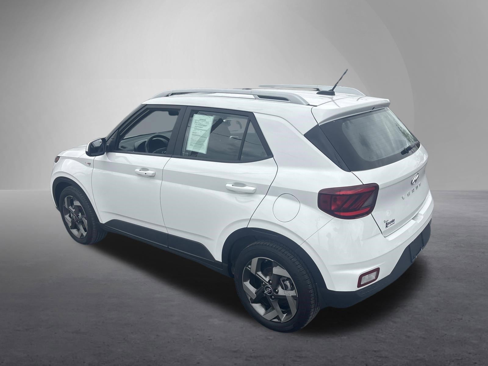 2024 Hyundai VENUE SEL IVT