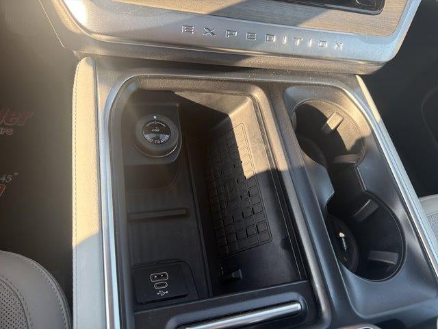 2025 Ford Expedition Max Platinum 4x4