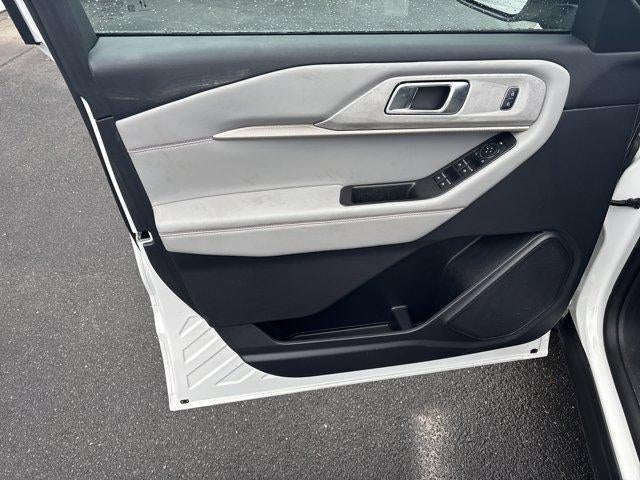 2025 Ford Explorer Active 4WD
