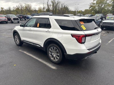 2025 Ford Explorer Active 4WD