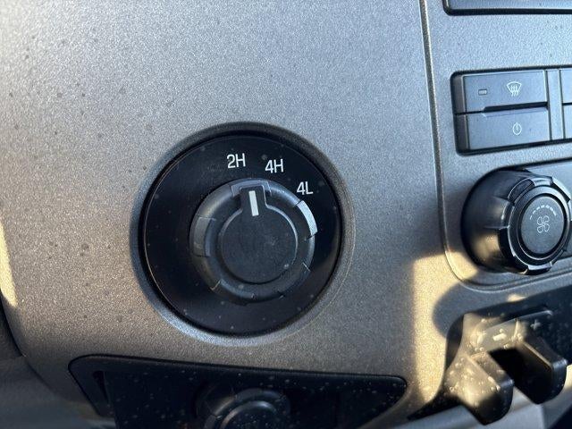 2012 Ford Super Duty F-250 SRW 4WD Crew Cab 6-3/4 Ft Box XLT