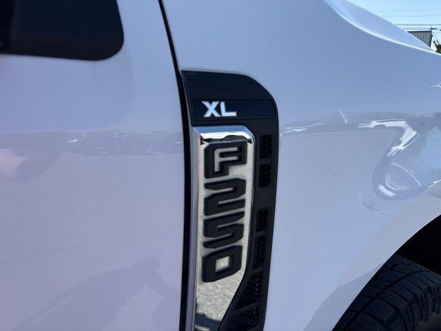 2023 Ford Super Duty F-250 SRW XL 4WD Crew Cab 6.75' Box