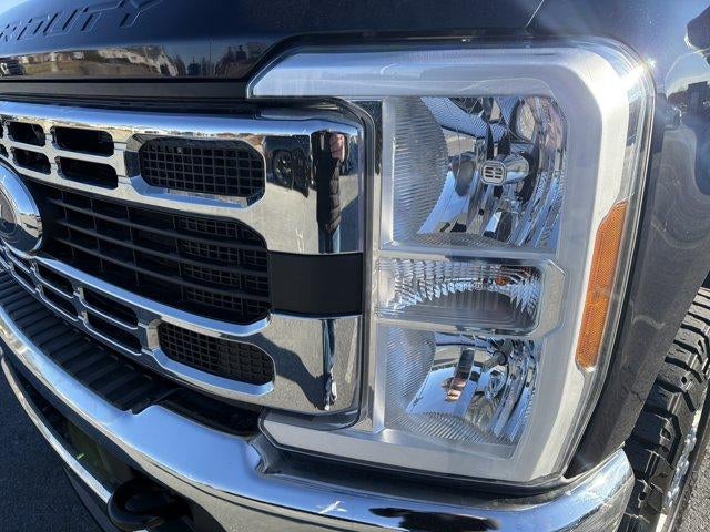 2024 Ford Super Duty F-250 SRW XLT 4WD Crew Cab 6.75' Box