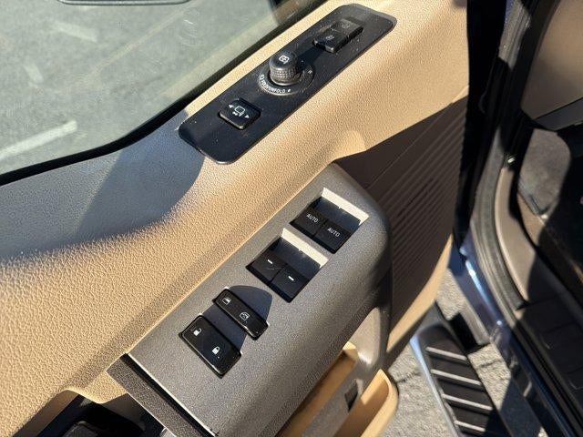 2016 Ford Super Duty F-250 SRW 4WD Crew Cab 6-3/4 Ft Box Lariat