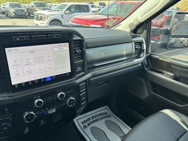 2024 Ford Super Duty F-350 SRW LARIAT 4WD Crew Cab 6.75' Box