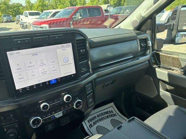 2024 Ford Super Duty F-350 SRW LARIAT 4WD Crew Cab 6.75' Box