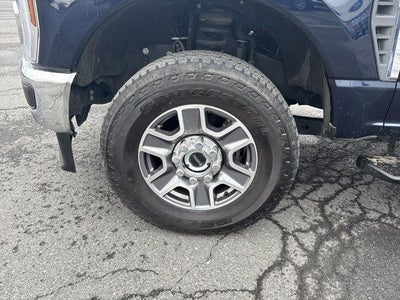 2024 Ford Super Duty F-350 SRW LARIAT 4WD Crew Cab 6.75' Box