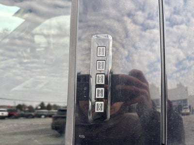 2017 Ford Super Duty F-350 SRW XLT 4WD Crew Cab 6.75' Box