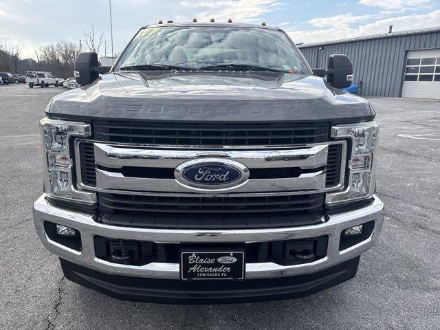 2017 Ford Super Duty F-350 SRW XLT 4WD Crew Cab 6.75' Box