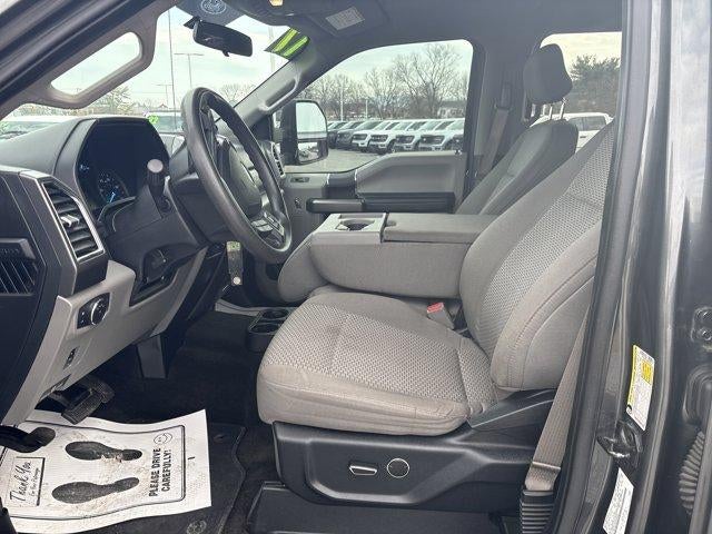 2017 Ford Super Duty F-350 SRW XLT 4WD Crew Cab 6.75' Box