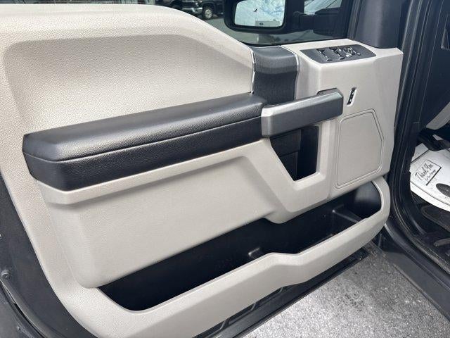 2017 Ford Super Duty F-350 SRW XLT 4WD Crew Cab 6.75' Box