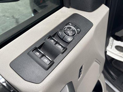 2017 Ford Super Duty F-350 SRW XLT 4WD Crew Cab 6.75' Box