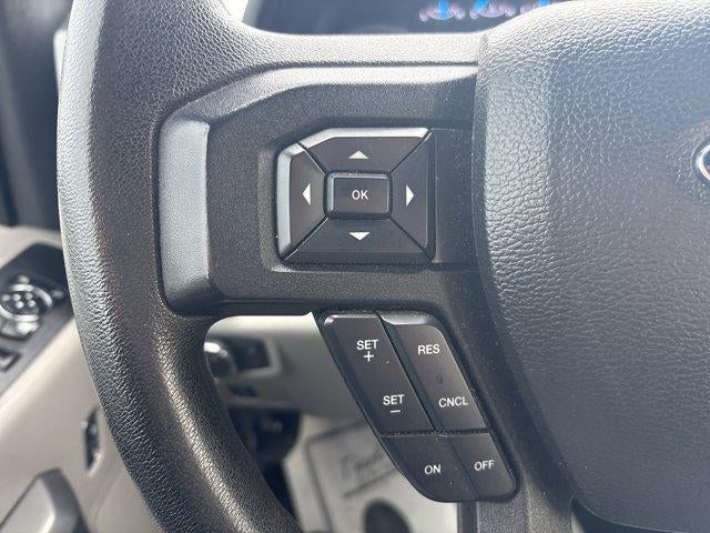 2017 Ford Super Duty F-350 SRW XLT 4WD Crew Cab 6.75' Box