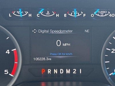 2017 Ford Super Duty F-350 SRW XLT 4WD Crew Cab 6.75' Box