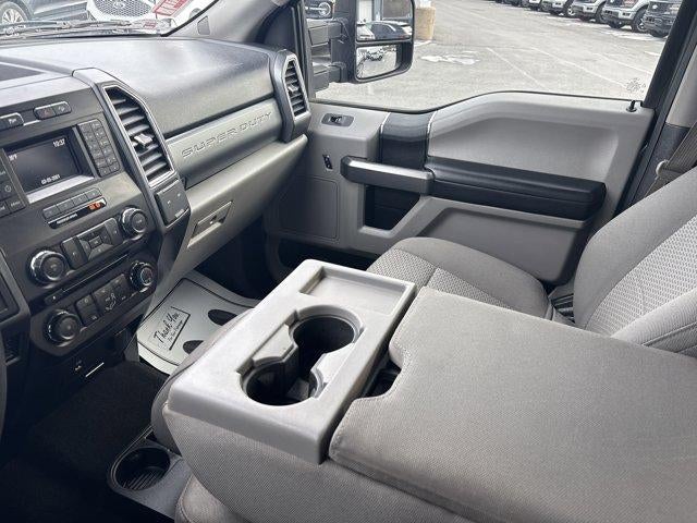 2017 Ford Super Duty F-350 SRW XLT 4WD Crew Cab 6.75' Box