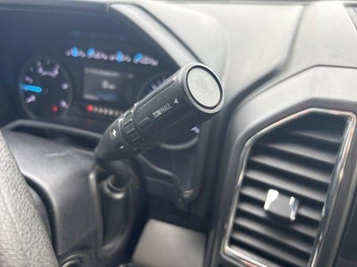 2017 Ford Super Duty F-350 SRW XLT 4WD Crew Cab 6.75' Box