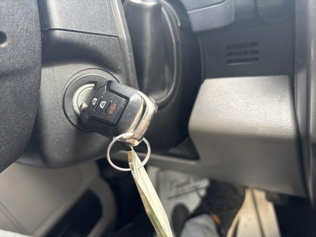 2017 Ford Super Duty F-350 SRW XLT 4WD Crew Cab 6.75' Box