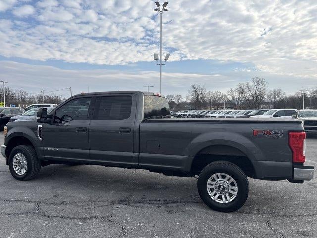 2017 Ford Super Duty F-350 SRW XLT 4WD Crew Cab 6.75' Box