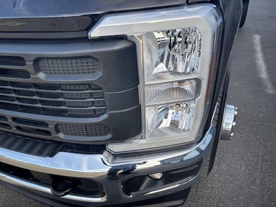 2025 Ford Super Duty F-350 DRW XL 4WD Crew Cab 8' Box