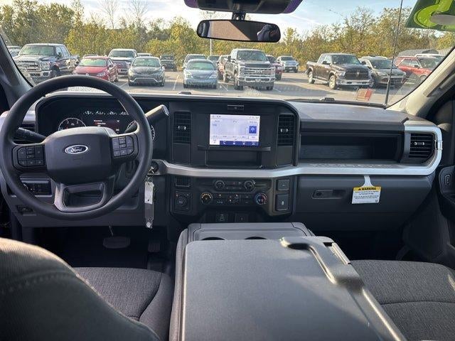 2025 Ford Super Duty F-350 DRW XL 4WD Crew Cab 8' Box