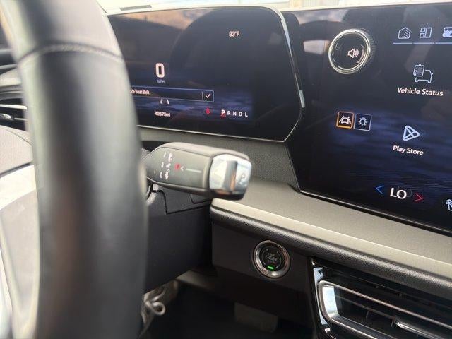 2025 Chevrolet Traverse LT w/2LT
