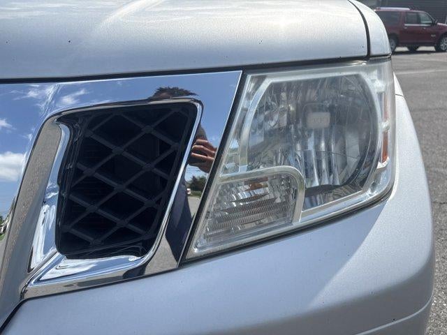 2012 Nissan Frontier 4WD Crew Cab SWB Auto SV